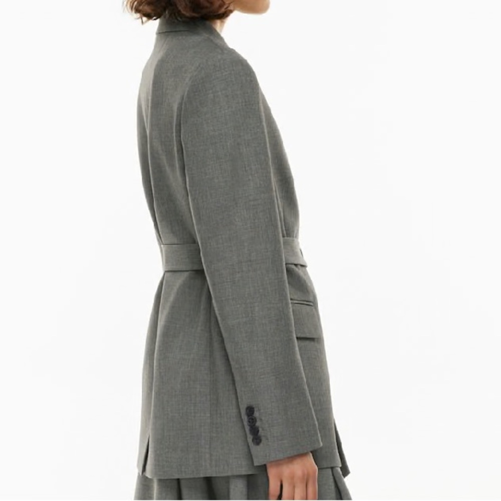 Aritzia Babaton color black Innovate Blazer - Picture 7 of 8